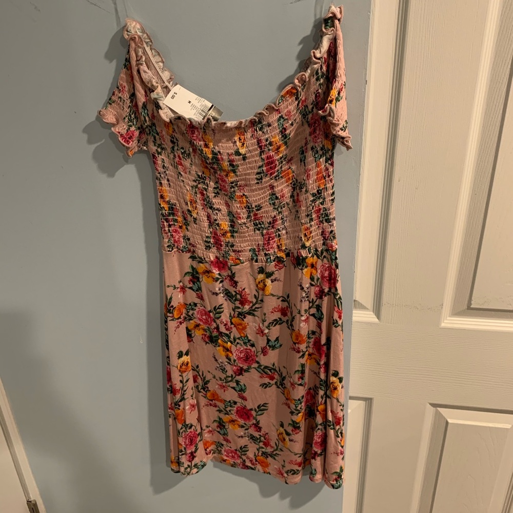 Medium strapless dress